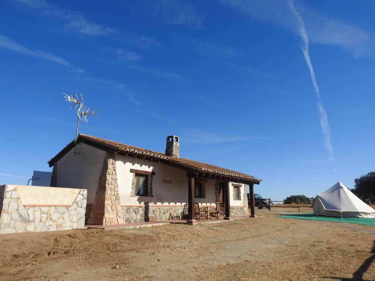 Espeja Eco-Lodge En La Reserva Privada Campanarios De Azaba - Proyecto De Conservacion المظهر الخارجي الصورة