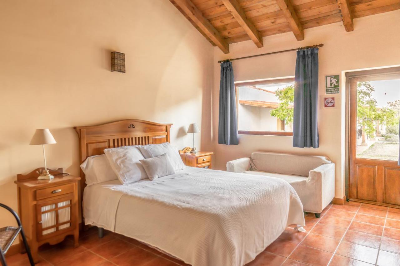 Espeja Eco-Lodge En La Reserva Privada Campanarios De Azaba - Proyecto De Conservacion المظهر الخارجي الصورة