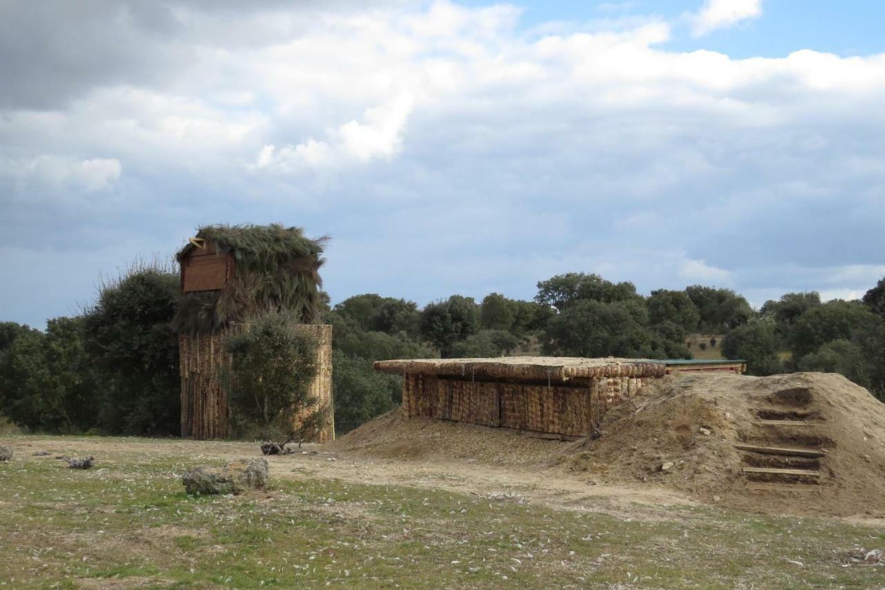 Espeja Eco-Lodge En La Reserva Privada Campanarios De Azaba - Proyecto De Conservacion المظهر الخارجي الصورة